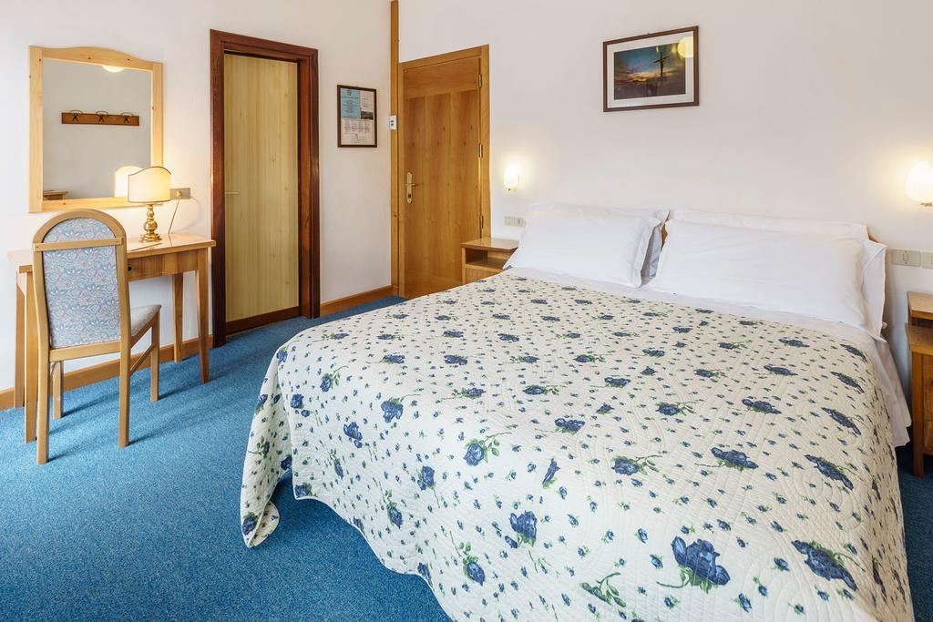 Hotel Roma Сан-Вито-ди-Кадоре Номер фото