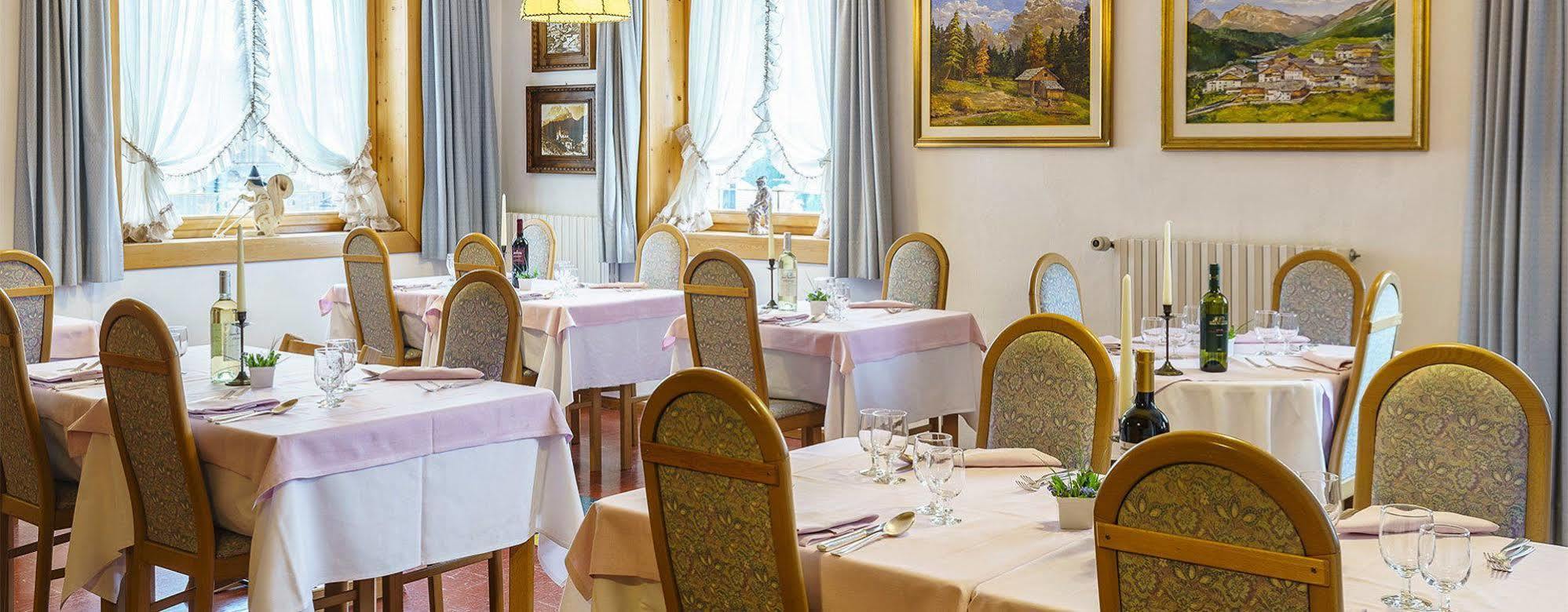 Hotel Roma Сан-Вито-ди-Кадоре Экстерьер фото